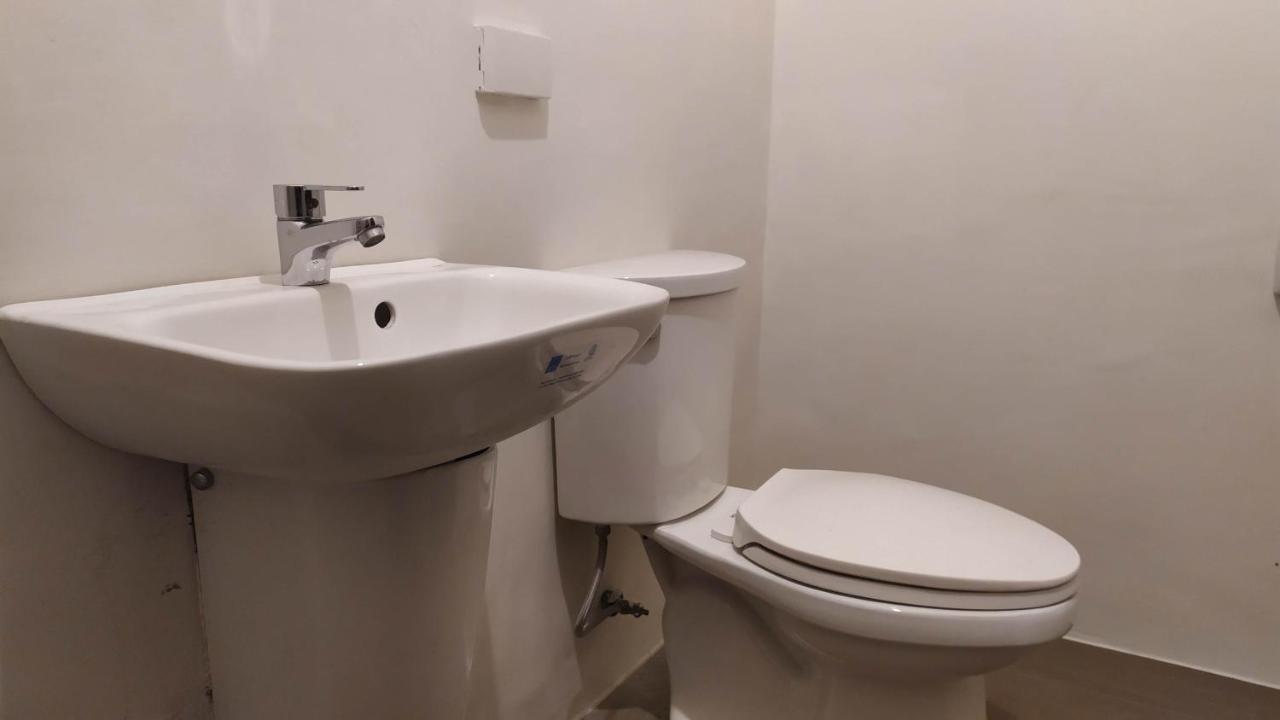 Mactan Airport Guesthouse 막탄 외부 사진